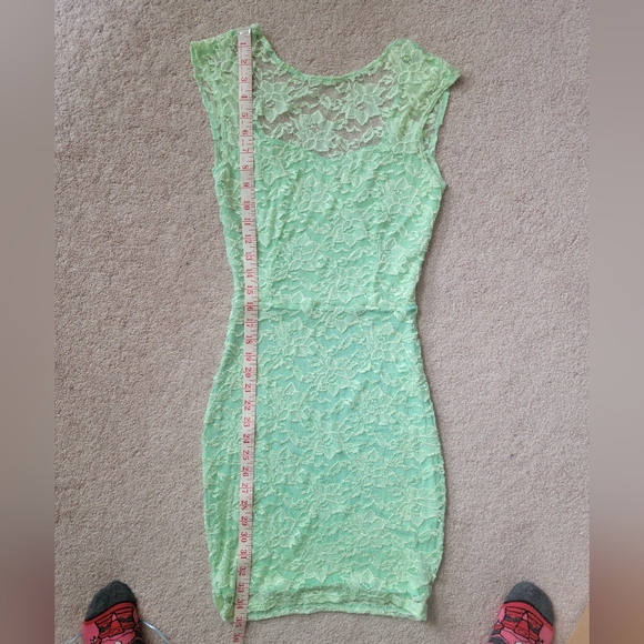 Donna Mizani | Passion Lace Dress - Picture 8 of 10